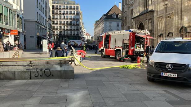 Brand in der U-Bahn-Station Stephansplatz: Feuerwehr rückte aus