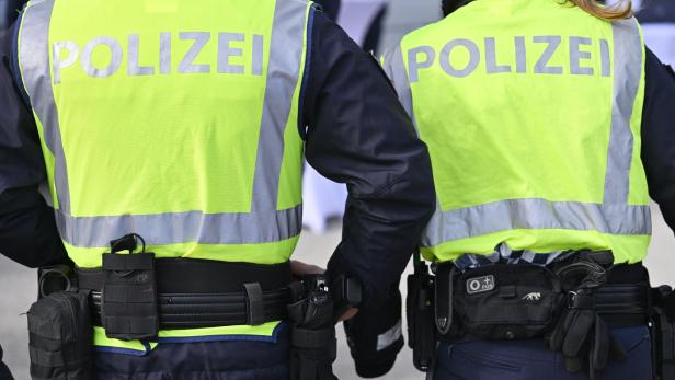 Vater soll Frau und Kinder mit dem Umbringen bedroht haben