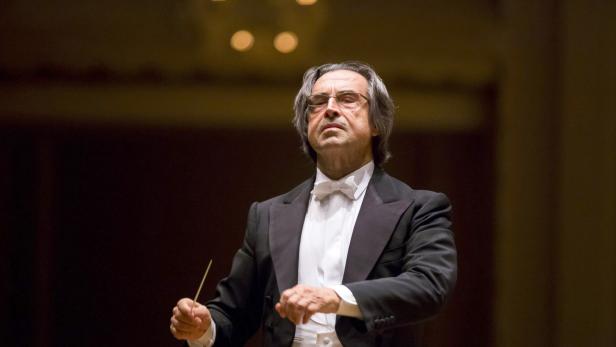 Aus dem Goldenen Saal: Riccardo Muti und die Wiener Philharmoniker Riccardo Muti im Musikverein:: Eine Offenbarung tiefster Empfindung und ein Feuerwerk an Virtuosität
