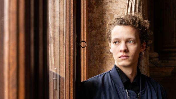 Oscar-Star Felix Kammerer an der Burg: "Narzissmus ist tödlich"