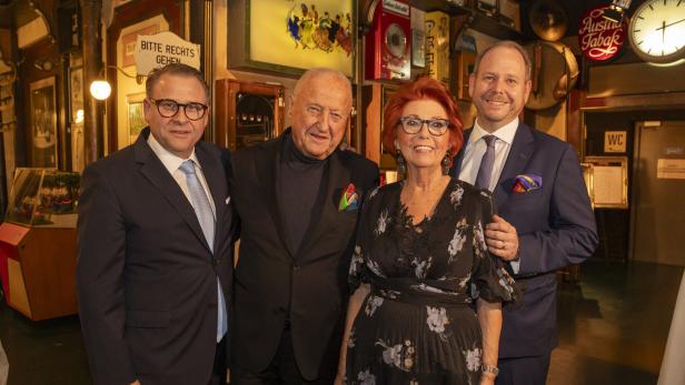 46-213379695 Familie Klingohr: Nils, Purzl, Inge und Niki freuen sich über die gesammelten 258.225 Euro