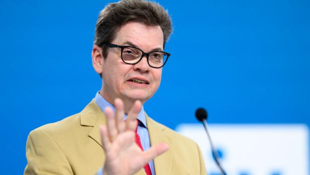 PG INDUSTRIELLENVEREINIGUNG "SOS WOHLSTAND - WAS BRAUCHT DER INDUSTRIESTANDORT ÖSTERREICH?": NEUMAYER Österreich von Trumps angekündigten Zöllen "ganz besonders betroffen"