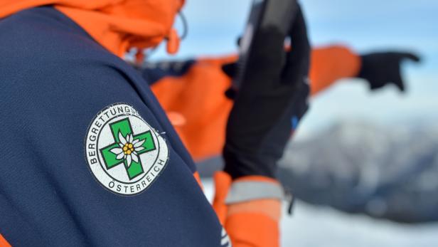 Die Bergrettung rettete einen Mann aus einer Gletscherspalte in Tirol