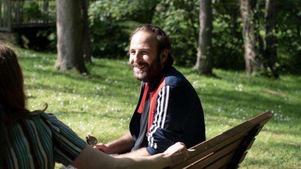 Schauspieler Vincent Macaigne in „Jenseits der Zeit“, aktuell in den Kinos zu sehen