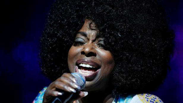 Sängerin Angie Stone bei Verkehrsunfall gestorben