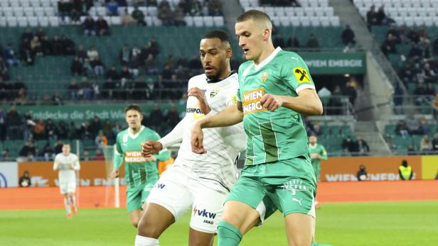 Nenad Cvetkovic (r.) gegen Mustapha