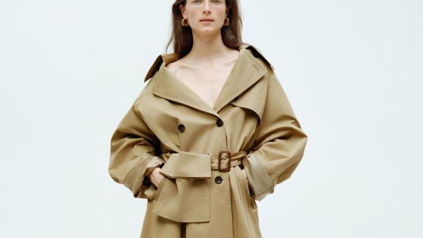 Klassischer Trenchcoat von Arket.