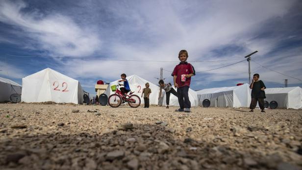 Der Bub hatte seit 2017 in dem Zeltlager Camp Roj in Nordsyrien gelebt Der Bub hatte seit 2017 in dem Zeltlager Camp Roj in Nordsyrien gelebt