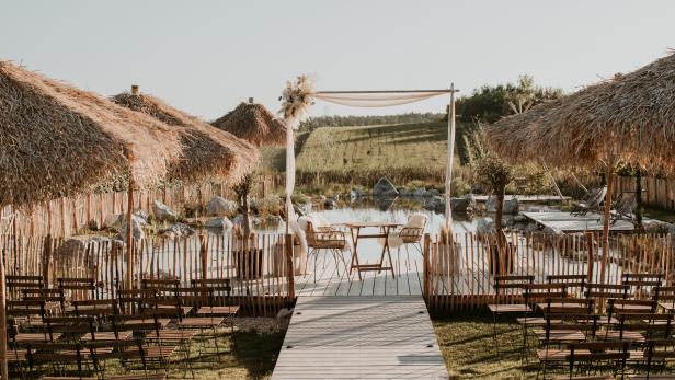 Eine Hochzeitszeremonie im Freien in Franz von Grün, Niederösterreich.