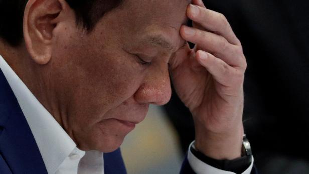 FILE PHOTO: Philippine President Rodrigo Duterte attends a plenary session during the 34th ASEAN Summit in Bangkok Ex-Präsident der Philippinen Rodrigo Duterte festgenommen