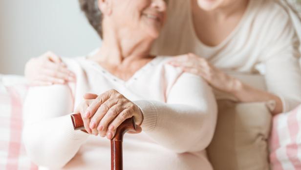 Wissenschafterin zur Pflegekrise: "Pflegen kann jeder, aber wie?"