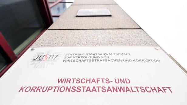 Das Schild der Wirtschafts- und Korruptionsstaatsanwaltschaft in Wien.