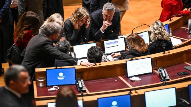PORTUGAL-POLITICS-GOVERNMENT-VOTE Vertrauensfrage: Portugals Regierung gestürzt