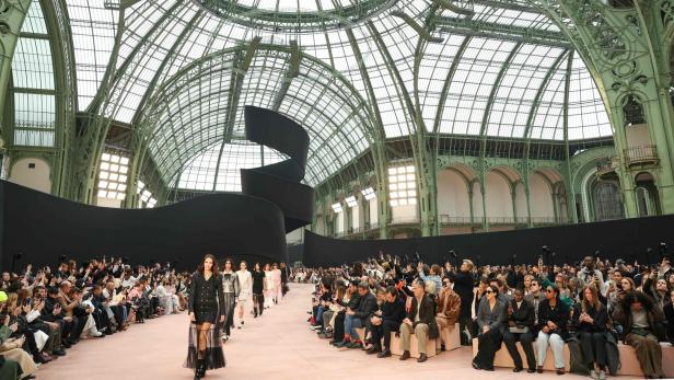 Chanel zeigt die Kollektionen im Grand Palais.