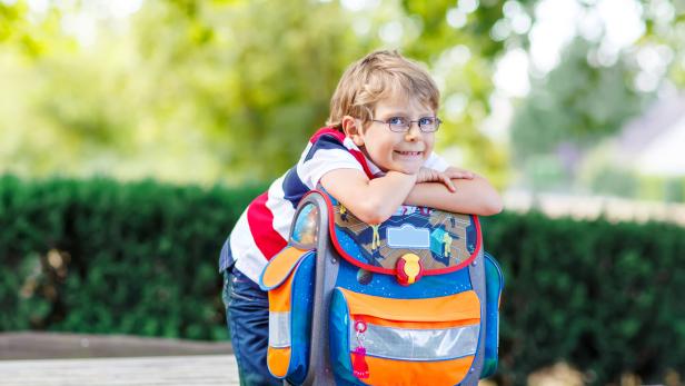 Im Frühling beginnt die Hochsaison für den Schultaschenkauf – nachhaltige Modelle liegen stark im Trend