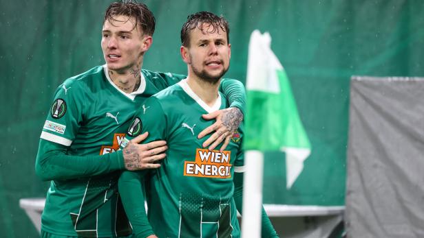 SOCCER - UEFA ECL, Rapid vs Borac Louis Schaub (r.) hat mit seinem 19. Europacup-Tor Rapid ins Viertelfinale geschossen und Hans Krankl abgehängt