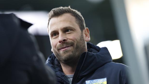 FUSSBALL: ADMIRAL BUNDESLIGA / 14. RUNDE: SK PUNTIGAMER STURM GRAZ - SK AUSTRIA KLAGENFURT Tabellenführer: Sturm-Trainer Jürgen Säumel
