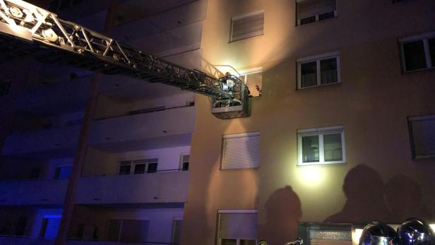 ++ HANDOUT ++ STEIERMARK: GRAZER FEUERWEHR RETTETE FRAU AUS BRENNENDER WOHNUNG