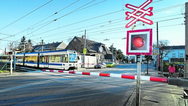 48-Jähriger in NÖ von Badner Bahn erfasst und schwer verletzt