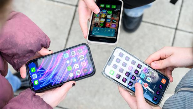Wie das Smartphone dem Gehirn junger Menschen schaden kann