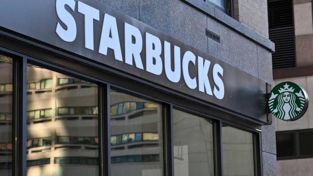 Starbucks muss 50 Millionen Dollar Schmerzensgeld an Lieferdienst-Fahrer zahlen. 