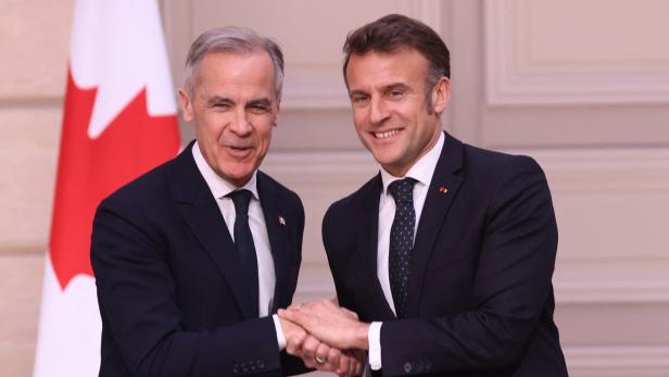 Carney und Macron geben sich eng verbunden