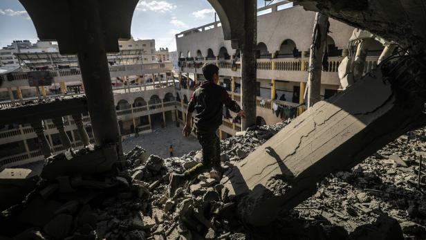 Israel resumes airstrikes on Gaza, hundreds of Palestinians killed "Hölle wird losbrechen": Israel bombardiert Gazastreifen, Hunderte Tote