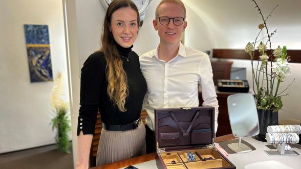 Juwelier Thomas Freiberger und Partnerin Alexa Sarantoulidis haben den Coup weggesteckt und sind wieder für Kunden da