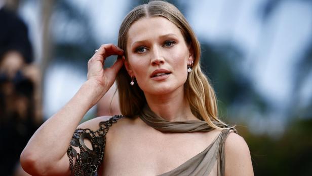 Toni Garrn Toni Garrn