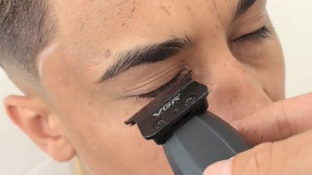 TikTok-Trend: Warum rasieren sich Männer plötzlich die Wimpern ab?