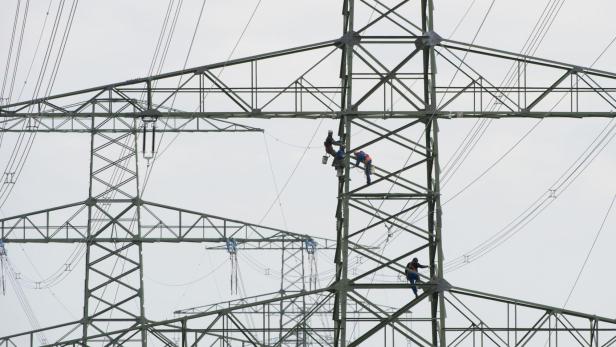 Stromtrasse "Wettbewerbsfähigkeit der Industrie stärken": Strombonus soll wieder kommen