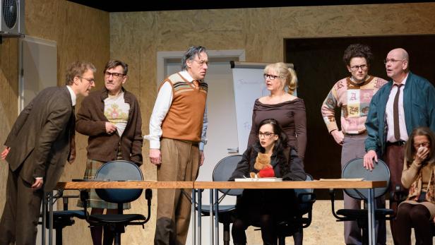 46-213898698 Von Triers Film „Boss vom Ganzen“ auf der Bühne in Linz: Spiel vom Sein und Schein