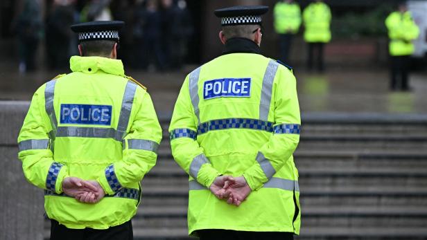 BRITAIN-CRIME-MURDER-TRIAL Höchststrafe: 19-Jähriger für Mord an eigener Familie verurteilt