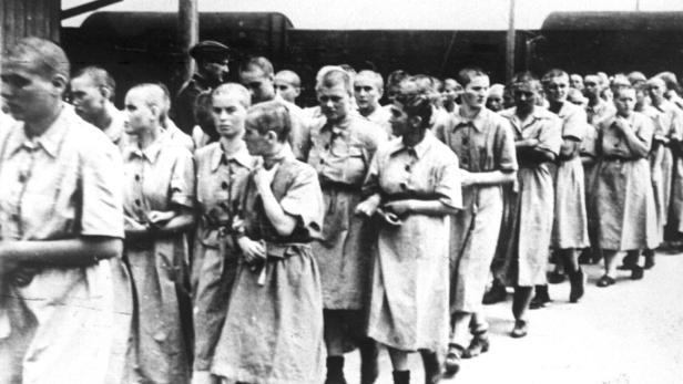 Die Musikerinnen, die in Auschwitz um ihr Leben spielten