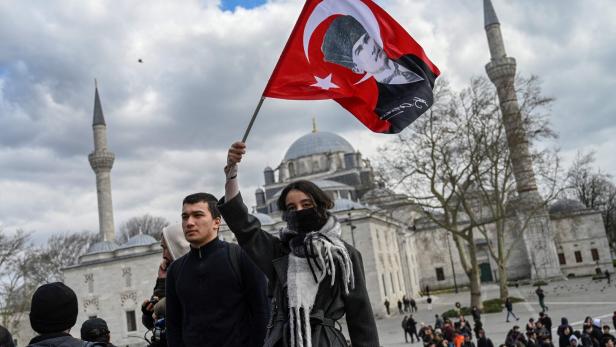 Experte zur Krise in der Türkei: "Das ist ein Angriff auf die Demokratie"