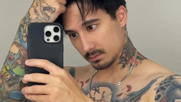 Nach über einem Jahrzehnt verabschiedet sich Julien Bam mit einem 1,5 Stunden langem Video von seinen Fans. Nach über einem Jahrzehnt verabschiedet sich Julien Bam mit einem 1,5 Stunden langem Video von seinen Fans.