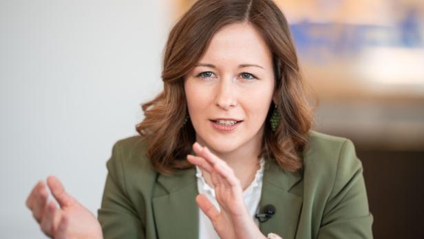 INTERVIEW: FAMILIEN-, EU- UND INTEGRATIONSMINISTERIN CLAUDIA PLAKOLM (ÖVP) Ministerin Plakolm erwägt Verschärfung des Islamgesetzes