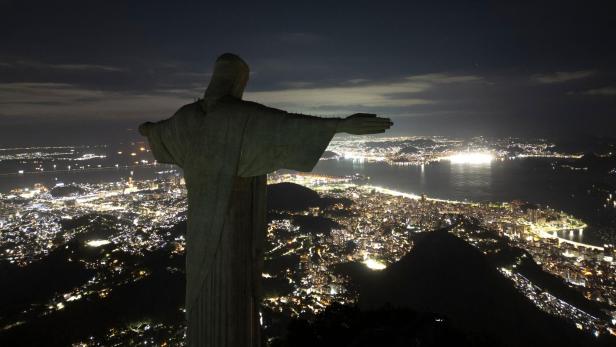 BRAZIL-ENVIRONMENT-EARTH-HOUR BRAZIL-ENVIRONMENT-EARTH-HOUR
