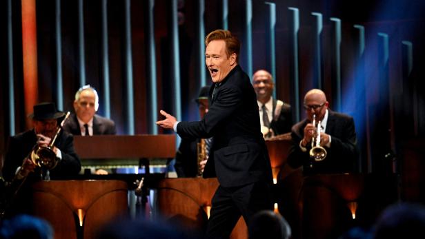 26th Mark Twain Prize for American Humor at the John F. Kennedy Center for the Performing Arts in Washington Conan O'Brien teilt bei Auszeichnung im Kennedy Center gegen Trump aus