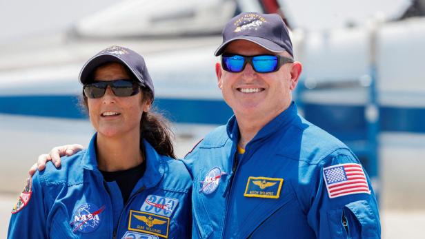 FILE PHOTO: NASA astronauts arrive ahead of the launch of Boeing's Starliner-1 Crew Flight Test (CFT) in Cape Canaveral Suni Williams und Barry Wilmore waren Anfang Juni zur ISS gekommen und sollten eigentlich nur rund eine Woche dort bleiben.
