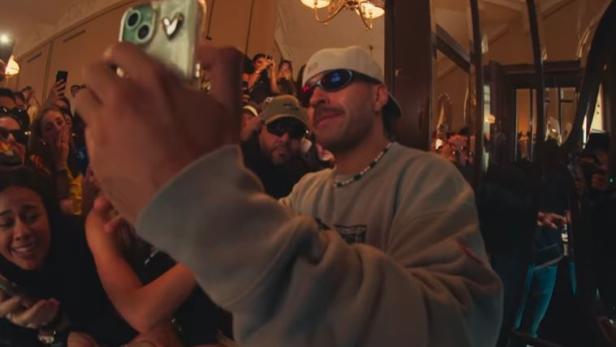 DJ Feid im Café Sperl: Fans zu Coffee Party geladen
