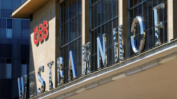 FILE PHOTO: Westbahnhof railway station is seen in Vienna Geplanter Westbahnhof-Anschlag: 14-Jähriger bleibt in U-Haft