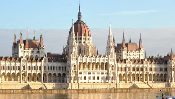Budapest: Hausverbot für einige Journalisten im Parlament
