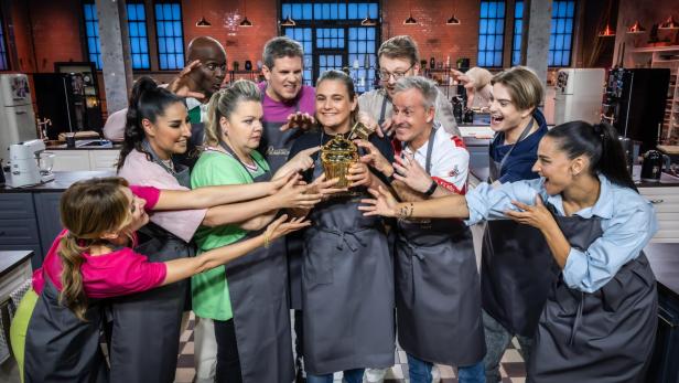 In der Sat.1-Show müssen berühmte Persönlichkeiten ihre Skills in der Backstube unter Beweis stellen. Welcher Promi musste gehen? In der Sat.1-Show müssen berühmte Persönlichkeiten ihre Skills in der Backstube unter Beweis stellen. Welcher Promi musste gehen?