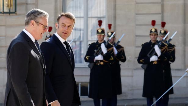 Meeting with European leaders and Ukraine's President Volodymyr Zelenskiy on peace and security for Ukraine at the Elysee Palace in Paris Keir Starmer und Emmanuel Macron haben große Pläne