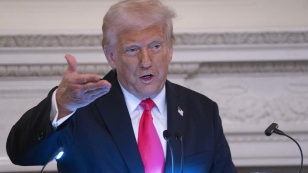 US President Donald Trump participates in the White House Iftar Dinner USA: Oberstes Gericht stoppt Wiedereinstellung von Beamten