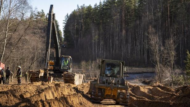 LITHUANIA-US-ARMY-MISSING Panzer im Schlamm versunken: Suche nach US-Soldaten läuft weiter