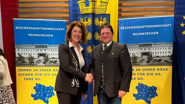 Engelbert Rinnhofer wurde erst vor wenigen Tagen von Bezirkshauptfrau Alexandra Grabner-Fritz als Bürgermeister erneut angelobt