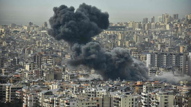 LEBANON-ISRAEL-PALESTINIAN-CONFLICT Erstmals seit Waffenruhe: Israel bombardiert Ziele in Beirut