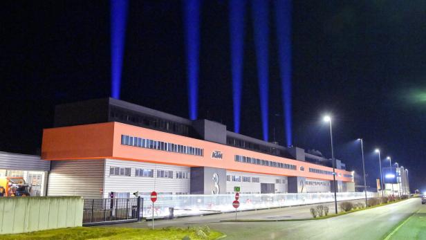 Eine Aufnahme vom KTM-Betrieb in der Nacht Eine Aufnahme vom KTM-Betrieb in der Nacht